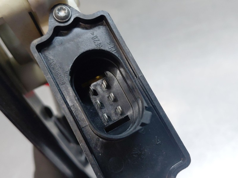Recambio de elevalunas trasero derecho para bmw x3 (e83) 2.0 d referencia OEM IAM 51353448252  