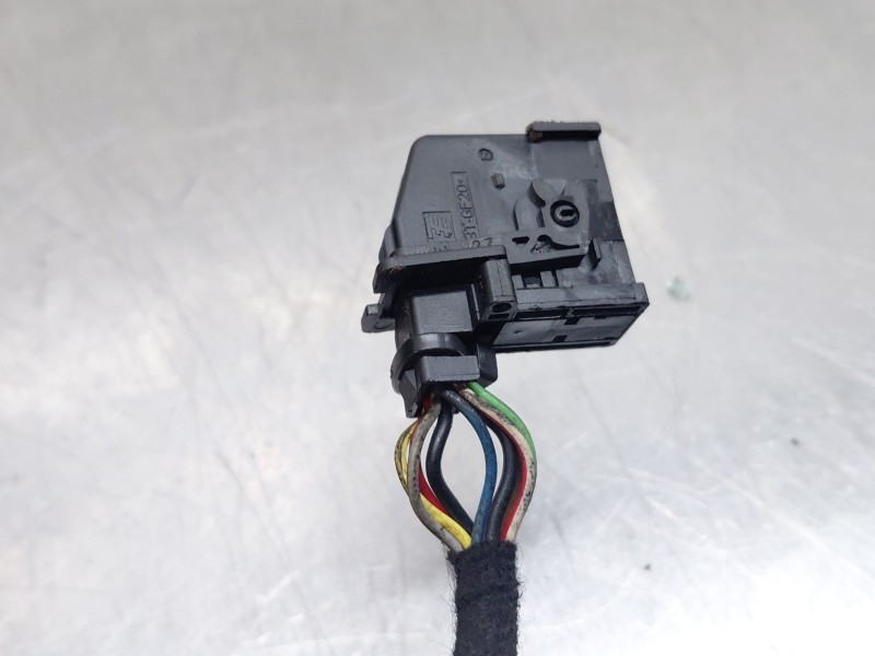 Recambio de retrovisor izquierdo para peugeot 3008 hybrid 3008 referencia OEM IAM 98433443XK  