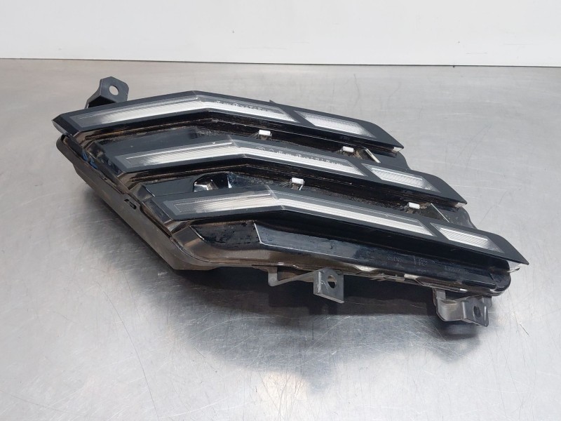 Recambio de piloto delantero izquierdo para peugeot 3008 hybrid 3008 referencia OEM IAM 9839799380  