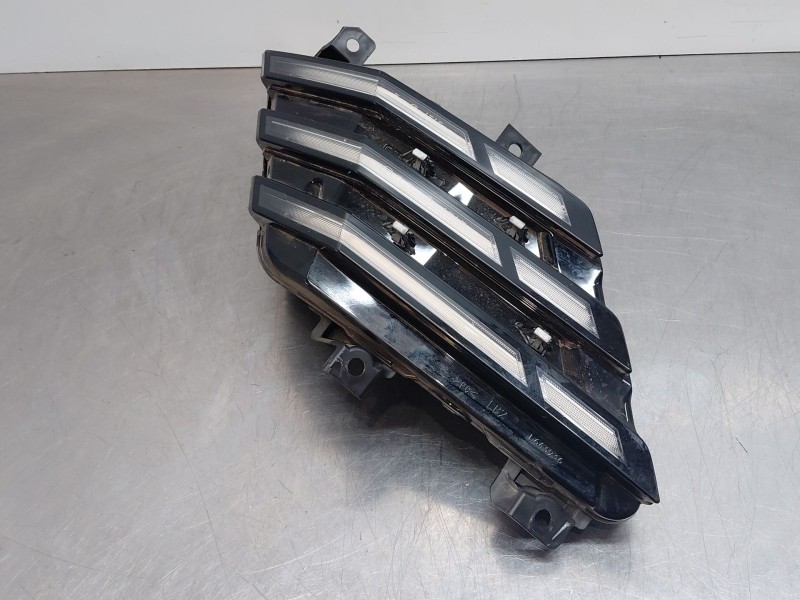Recambio de piloto delantero izquierdo para peugeot 3008 hybrid 3008 referencia OEM IAM 9839799380  