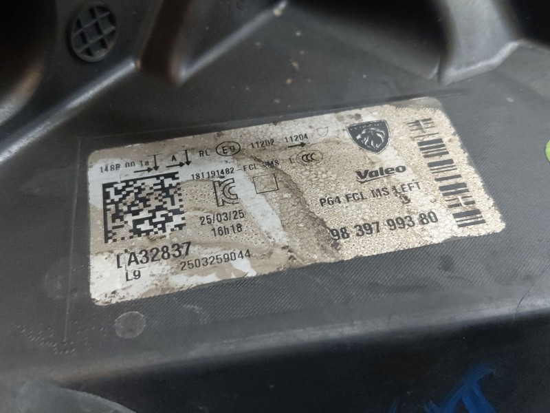 Recambio de piloto delantero izquierdo para peugeot 3008 hybrid 3008 referencia OEM IAM 9839799380  