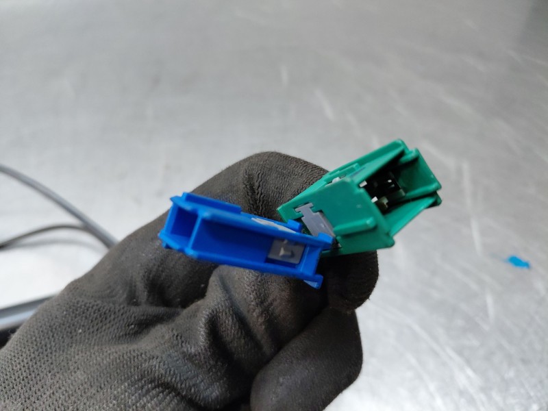 Recambio de pretensor airbag izquierdo para opel astra h (a04) 1.7 cdti (l48) referencia OEM IAM 93186247  