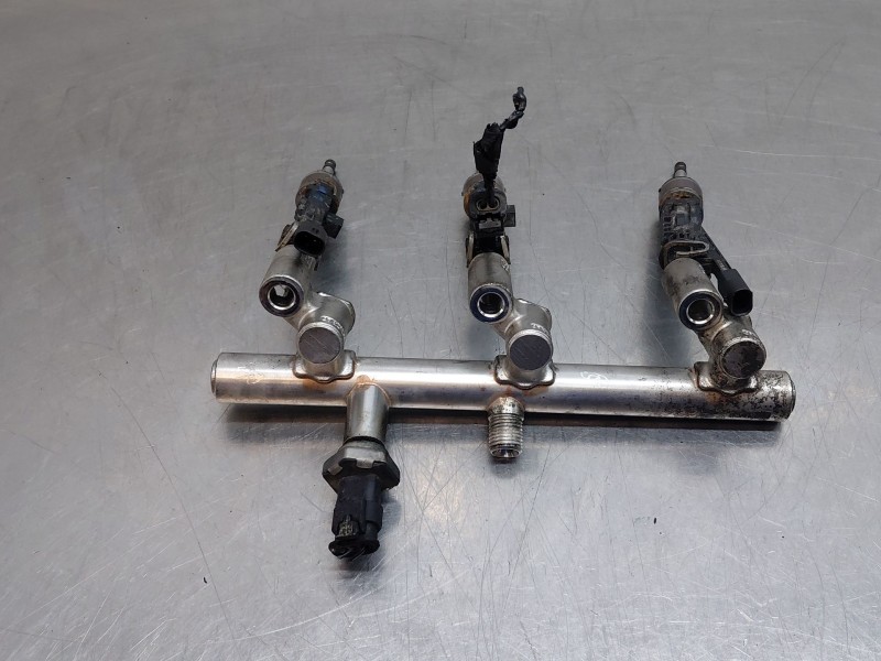 Recambio de rampa inyectora para peugeot 3008 hybrid 3008 referencia OEM IAM 9846984680  
