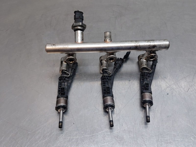 Recambio de rampa inyectora para peugeot 3008 hybrid 3008 referencia OEM IAM 9846984680  
