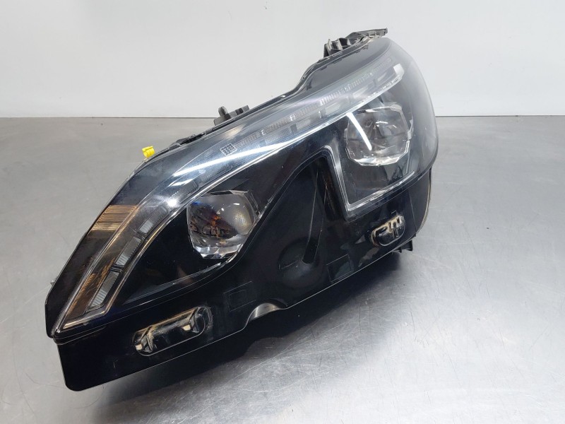 Recambio de faro izquierdo para peugeot 3008 active referencia OEM IAM   