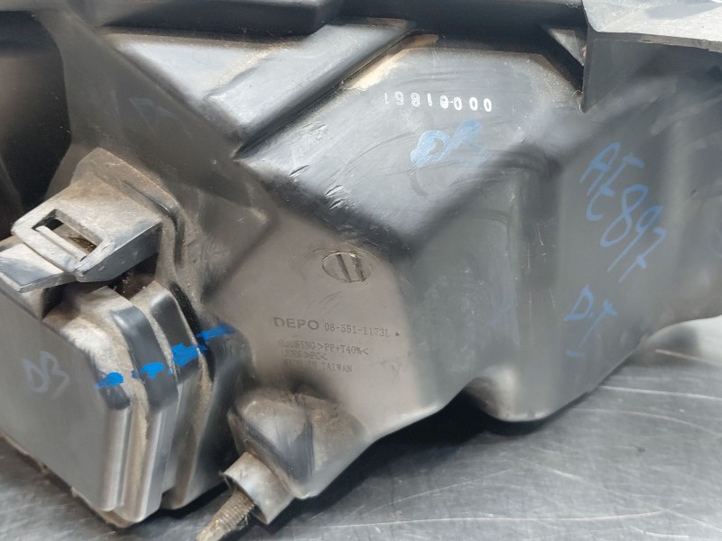 Recambio de faro izquierdo para renault twingo ii (cn0_) 1.2 turbo (cn0c, cn0f) referencia OEM IAM   