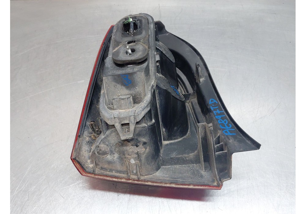 Recambio de piloto trasero derecho para renault twingo ii (cn0_) 1.2 turbo (cn0c, cn0f) referencia OEM IAM   