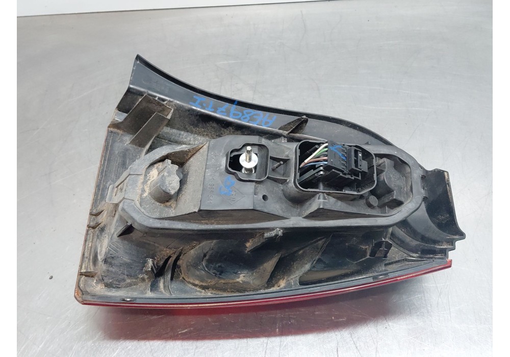 Recambio de piloto trasero izquierdo para renault twingo ii (cn0_) 1.2 turbo (cn0c, cn0f) referencia OEM IAM   