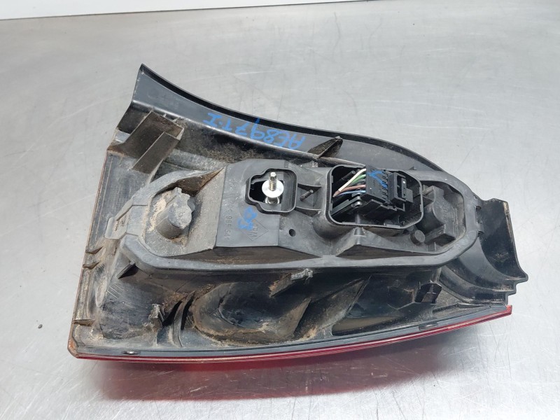 Recambio de piloto trasero izquierdo para renault twingo ii (cn0_) 1.2 turbo (cn0c, cn0f) referencia OEM IAM   