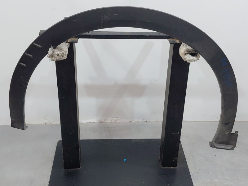 Recambio de aletin delantero izquierdo para peugeot 3008 hybrid 3008 referencia OEM IAM 98397907XT  