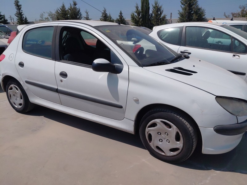 peugeot 206 sedán del año 2001