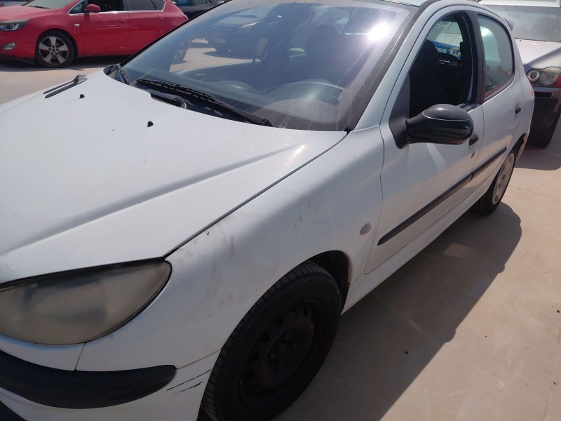 peugeot 206 sedán del año 2001