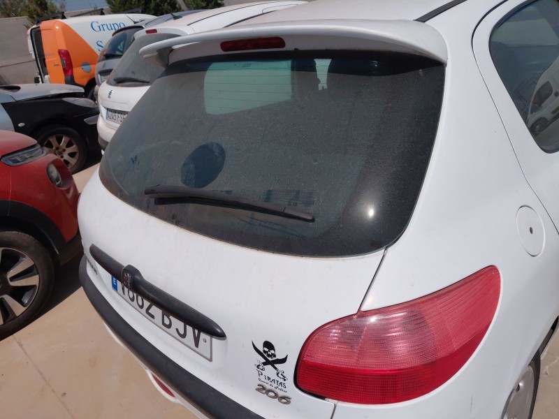 peugeot 206 sedán del año 2001