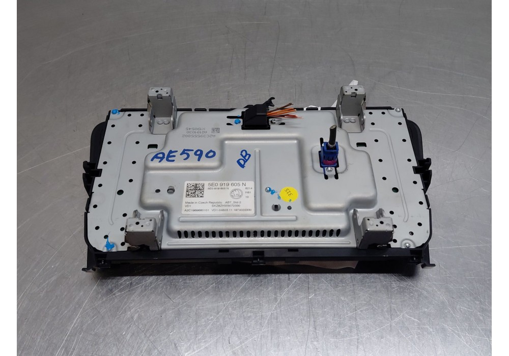 Recambio de pantalla multifuncion para skoda octavia iii combi (5e5, 5e6) 1.6 tdi referencia OEM IAM   