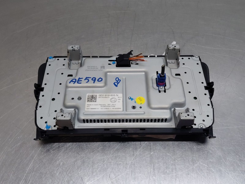 Recambio de pantalla multifuncion para skoda octavia iii combi (5e5, 5e6) 1.6 tdi referencia OEM IAM   