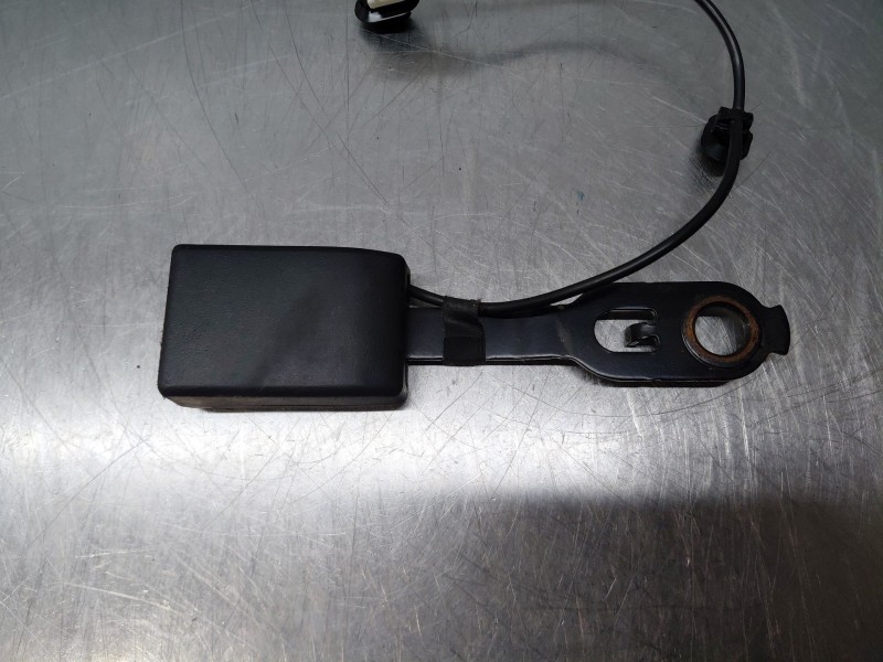 Recambio de enganche del cinturon delantero der para peugeot expert furgoneta (v_) 1.6 bluehdi 115 referencia OEM IAM   