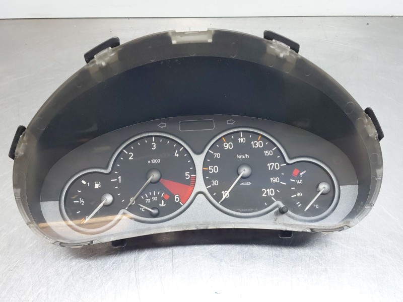 Recambio de cuadro instrumentos para peugeot 206 sedán 1.4 referencia OEM IAM   