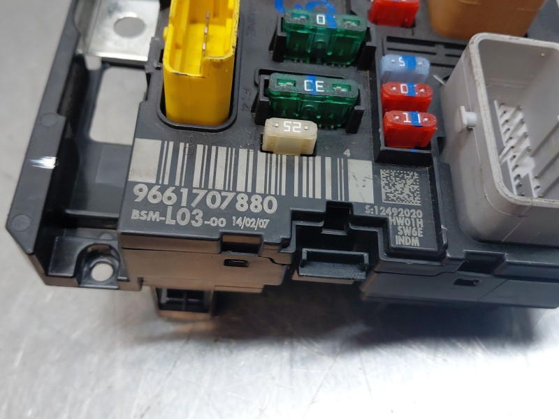 Recambio de caja reles / fusibles para citroën c2 (jm_) 1.1 referencia OEM IAM 9661707880  