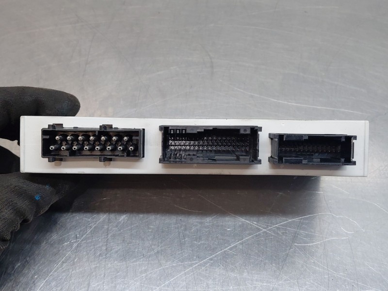 Recambio de modulo confort para bmw x3 (e83) 2.0 d referencia OEM IAM 61356963338  