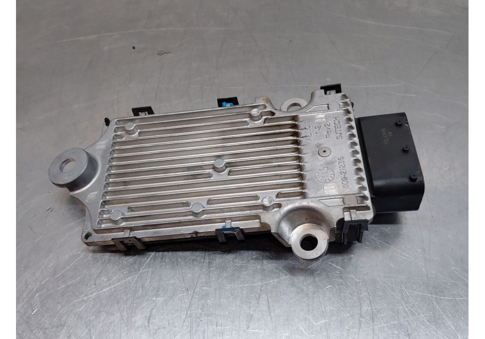 Recambio de modulo electronico para land rover range rover evoque (l551) 2.0 d180 mhev 4x4 referencia OEM IAM   
