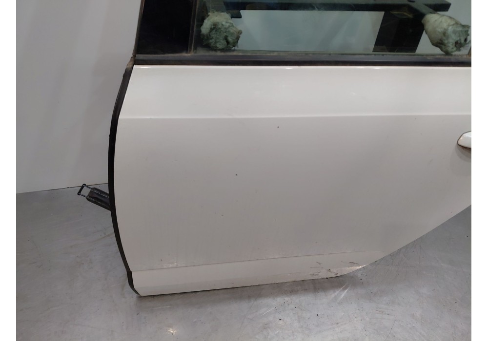 Recambio de puerta trasera izquierda para skoda octavia iii combi (5e5, 5e6) 1.6 tdi referencia OEM IAM   