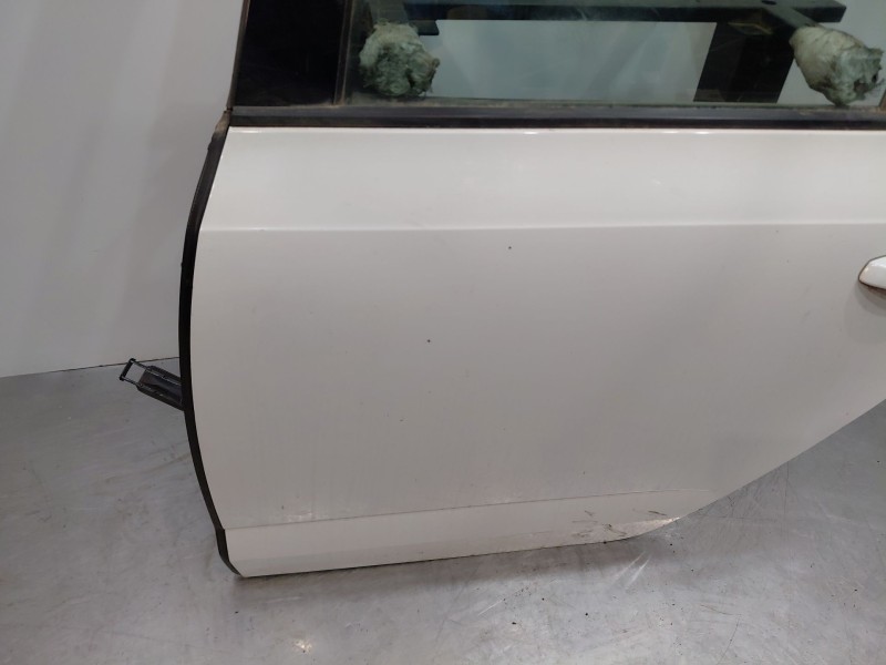 Recambio de puerta trasera izquierda para skoda octavia iii combi (5e5, 5e6) 1.6 tdi referencia OEM IAM   