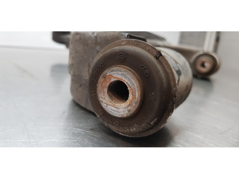 Recambio de brazo suspension inferior delantero derecho para ssangyong rodius xdi limited referencia OEM IAM 4450221001  