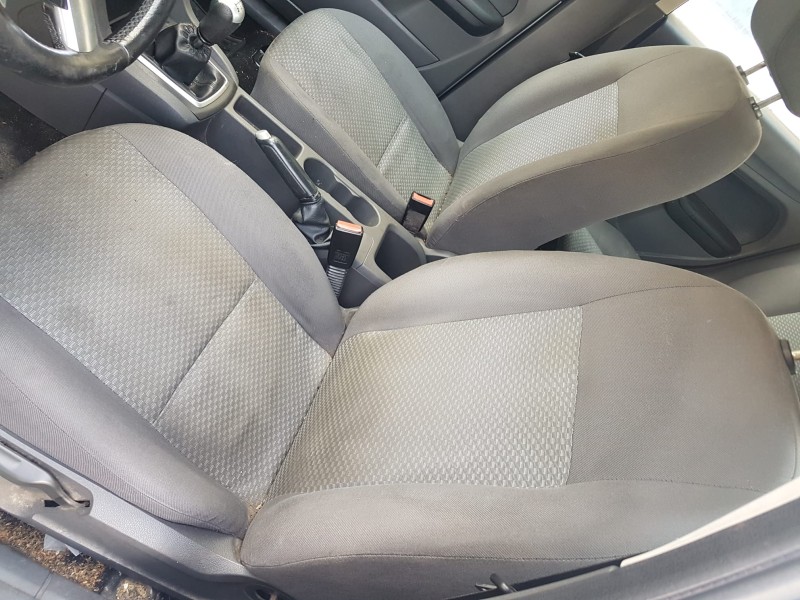 ford focus berlina (cap) del año 2005