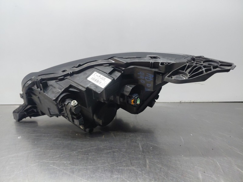 Recambio de faro derecho para peugeot 2008 (p2) active referencia OEM IAM   