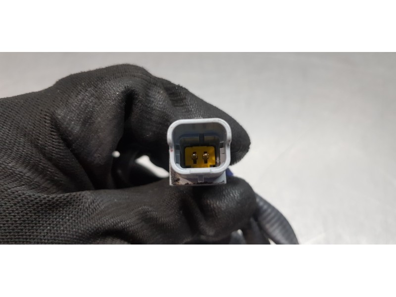 Recambio de inyector para nissan primastar cerrada referencia OEM IAM 208994525R  