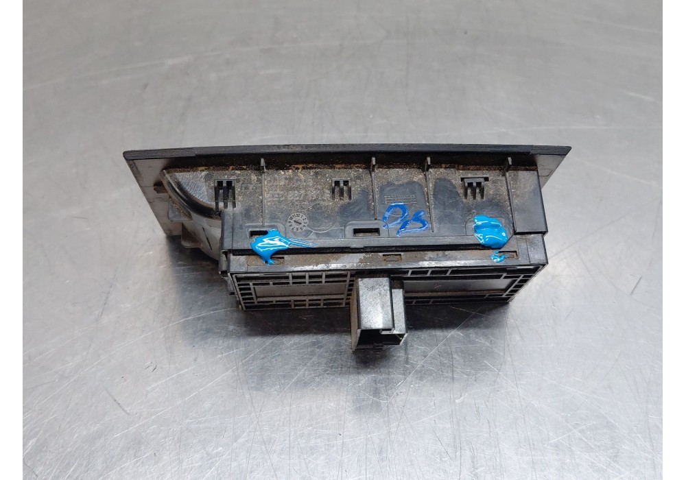 Recambio de mando elevalunas delantero izquierdo para skoda octavia iii combi (5e5, 5e6) 1.6 tdi referencia OEM IAM   