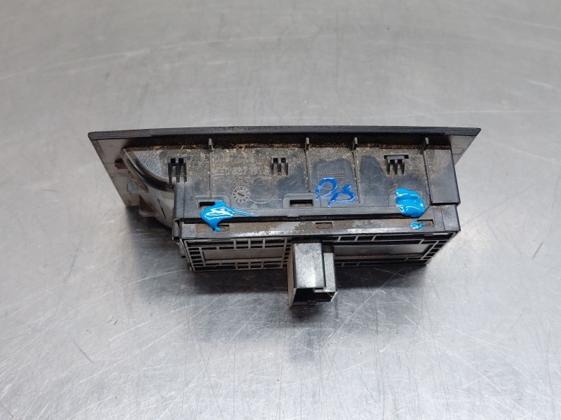Recambio de mando elevalunas delantero izquierdo para skoda octavia iii combi (5e5, 5e6) 1.6 tdi referencia OEM IAM   
