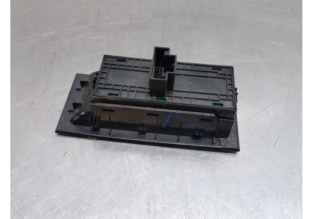 Recambio de mando elevalunas delantero izquierdo para skoda octavia iii combi (5e5, 5e6) 1.6 tdi referencia OEM IAM   
