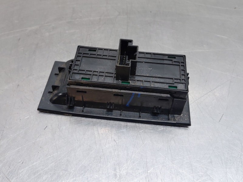 Recambio de mando elevalunas delantero izquierdo para skoda octavia iii combi (5e5, 5e6) 1.6 tdi referencia OEM IAM   