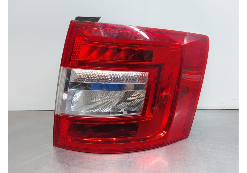 Recambio de piloto trasero derecho para skoda octavia iii combi (5e5, 5e6) 1.6 tdi referencia OEM IAM   
