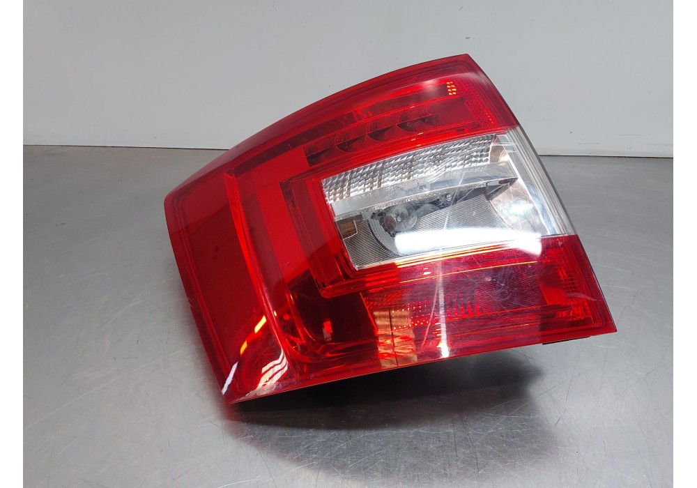 Recambio de piloto trasero izquierdo para skoda octavia iii combi (5e5, 5e6) 1.6 tdi referencia OEM IAM   