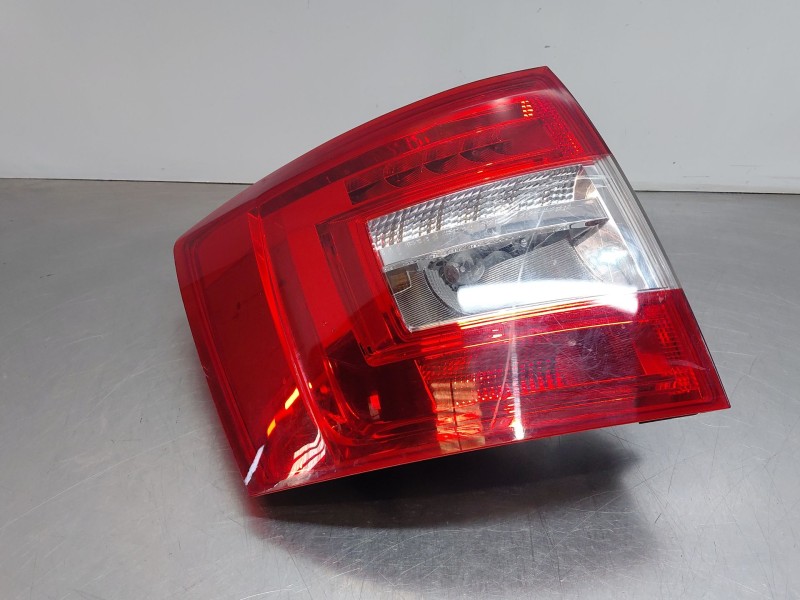 Recambio de piloto trasero izquierdo para skoda octavia iii combi (5e5, 5e6) 1.6 tdi referencia OEM IAM   