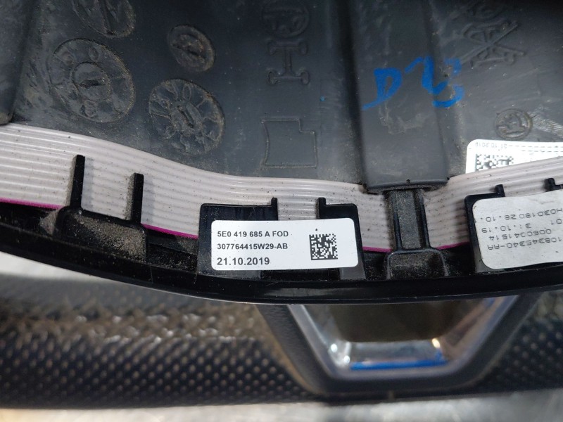 Recambio de volante para skoda octavia iii combi (5e5, 5e6) 1.6 tdi referencia OEM IAM   