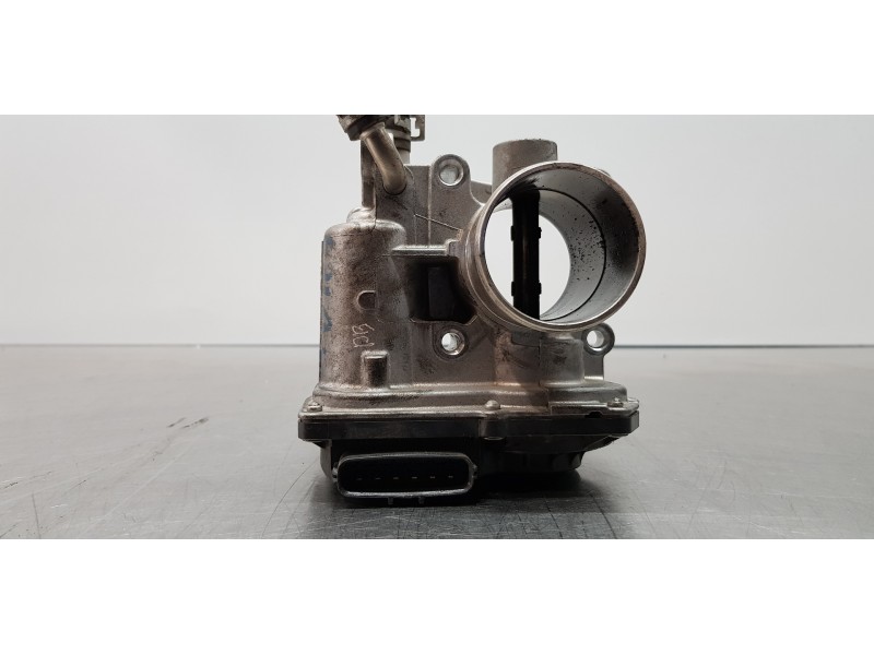 Recambio de caja mariposa para toyota auris active referencia OEM IAM 261000N020  