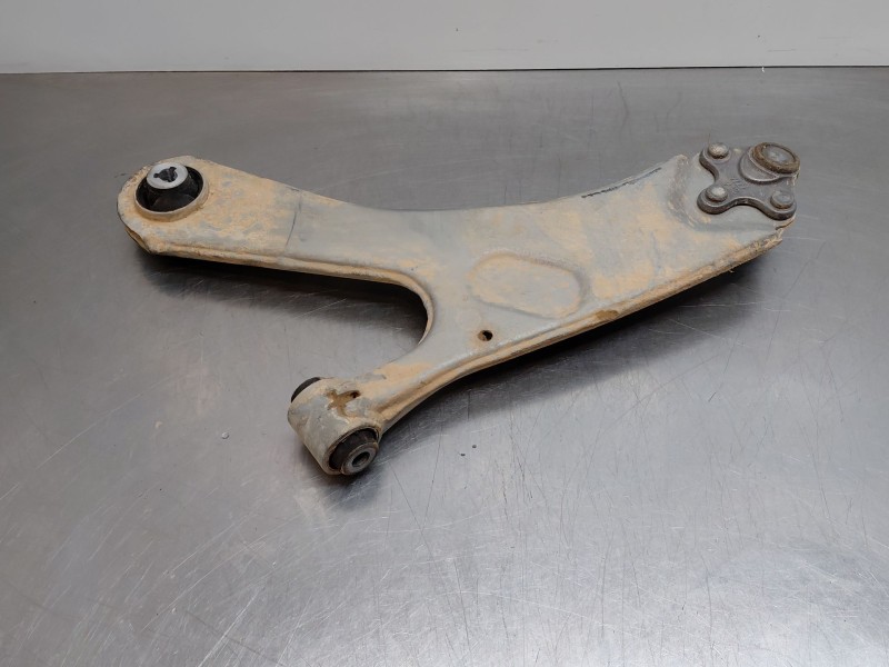 Recambio de brazo suspension inferior delantero derecho para peugeot 2008 (p2) active referencia OEM IAM   
