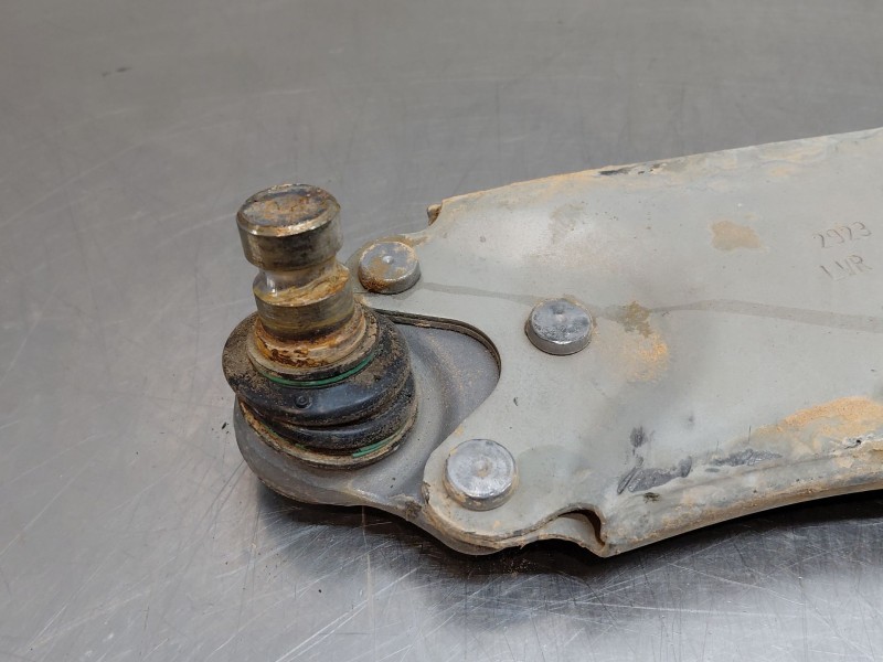 Recambio de brazo suspension inferior delantero izquierdo para peugeot 2008 (p2) active referencia OEM IAM   