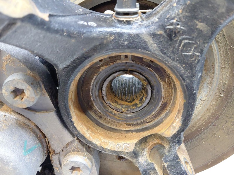 Recambio de mangueta delantera derecha para peugeot 2008 (p2) active referencia OEM IAM   
