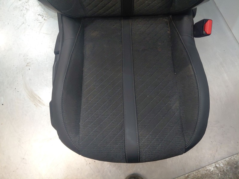 Recambio de juego asientos completo para peugeot 2008 (p2) active referencia OEM IAM   