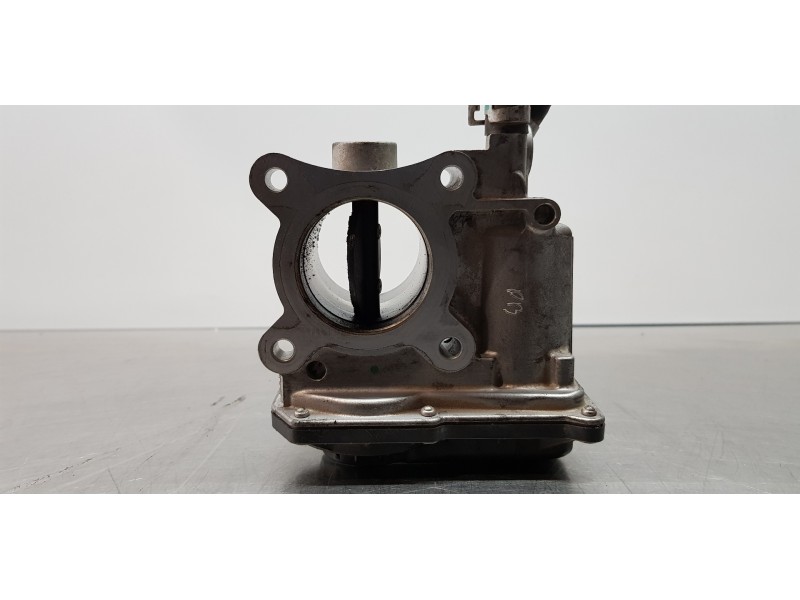 Recambio de caja mariposa para toyota auris active referencia OEM IAM 261000N020  