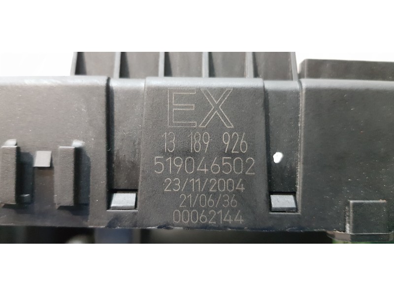 Recambio de caja reles / fusibles para opel vectra c berlina cosmo referencia OEM IAM 93184328  