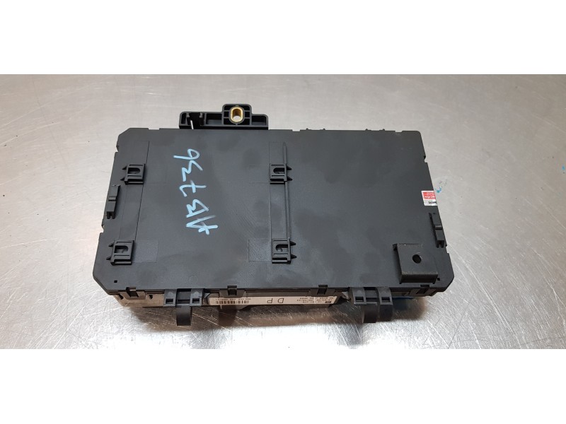 Recambio de caja reles / fusibles para opel astra gtc enjoy referencia OEM IAM 13181278  