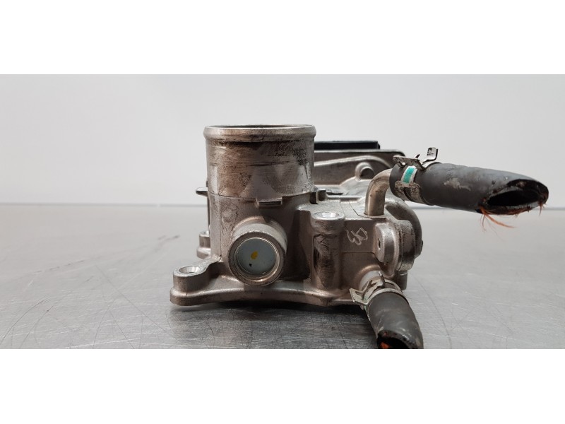 Recambio de caja mariposa para toyota auris active referencia OEM IAM 261000N020  