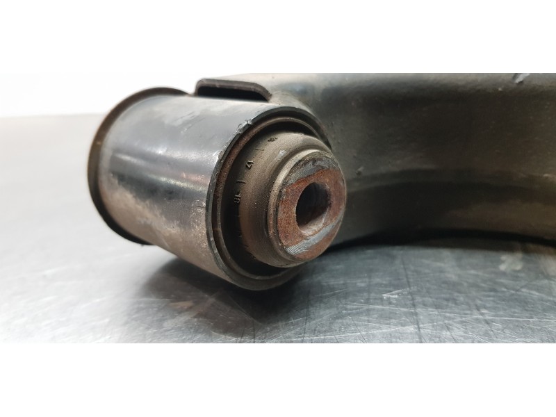 Recambio de brazo suspension inferior delantero izquierdo para ssangyong rodius xdi limited referencia OEM IAM 4450121001  