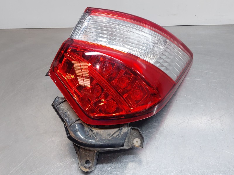 Recambio de piloto trasero derecho para toyota yaris advance referencia OEM IAM 815500DB70  