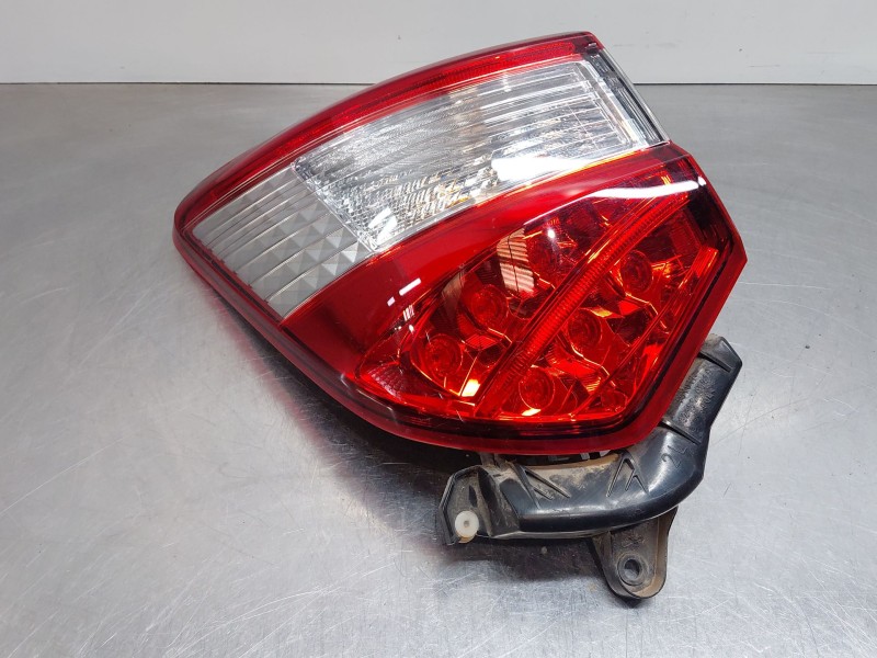 Recambio de piloto trasero izquierdo para toyota yaris advance referencia OEM IAM 815600DB70  